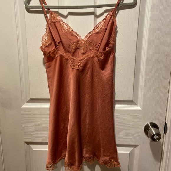 Victoria’s Secret Bundle: XS Slips - Picture 5 of 11